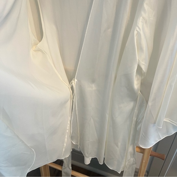 Angel Sleeve Robe - Picture 11 of 15